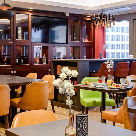 Adagio Frankfurt City Messe 4*