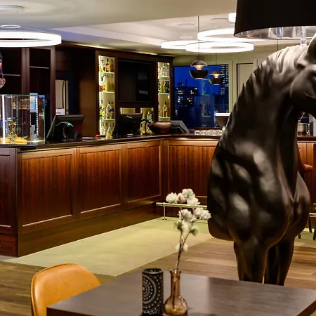 Adagio Frankfurt Messe Aparthotel 4*