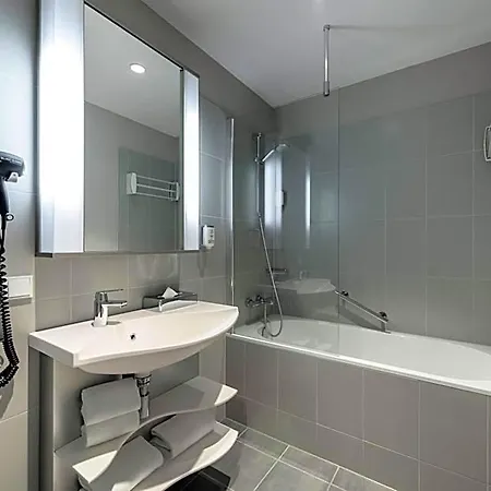 Adagio Frankfurt Messe Aparthotel 4*