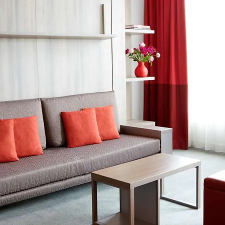 Adagio Frankfurt City Messe Aparthotel 4*